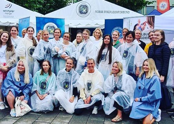 Jordmorstundenter fra USN møter jordmorforbundet på Arendalsuka