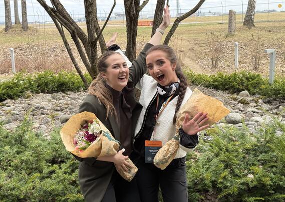 Fra juni skal Martine Kjenslie Lund og Hannah Louise Schulstad lede omkring 14 000 sykepleierstudenter som tillitsvalgte. 