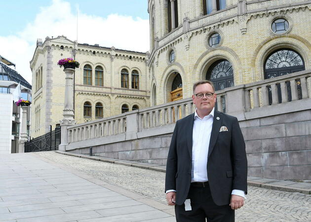 Nestleder Kai Øivind Brenden foran Stortinget