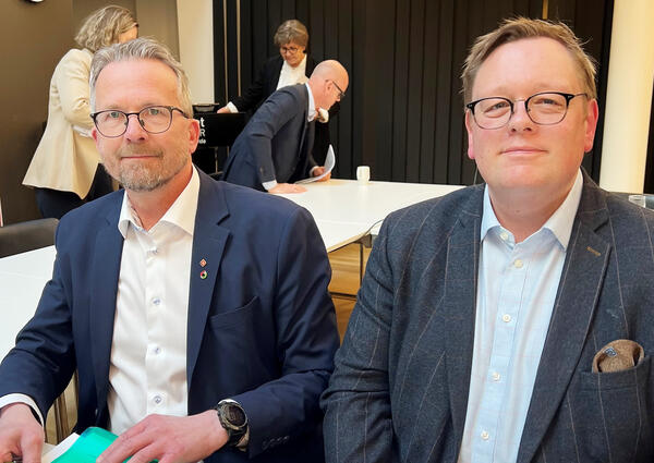 Forhandlingsleder Geir Røsvoll i Unio kommune og 2. nestleder i Norsk Sykepleierforbund, Kai Øivind Brenden