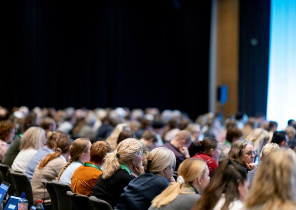 Illustrasjonsbilder av konferanse tatt for KKE
