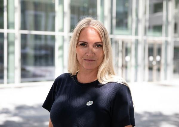 NSF møter korona-kommisjonen utenfor Helse- og omsorgsdepartementet NSF møter Korona-kommisjonen utenfor Helse- og omsorgsdepartementet