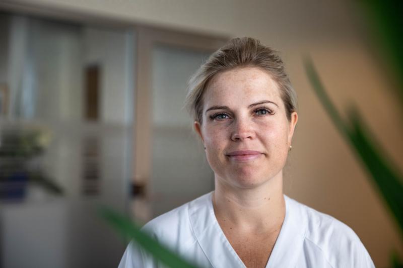Stomi- og kontinenssykepleier Caroline Moe Bedell ved Aker sykehus i Oslo