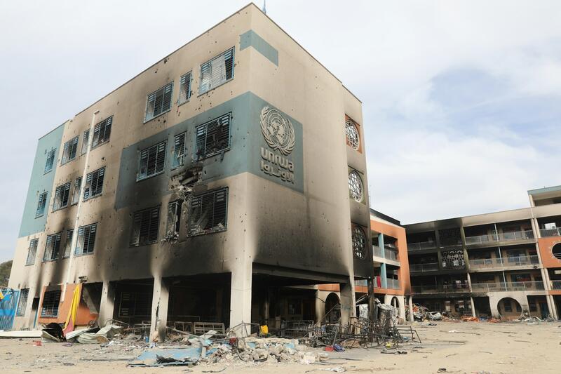 Bildet viser et bombet FN-sykehus i Gaza i Palestina.