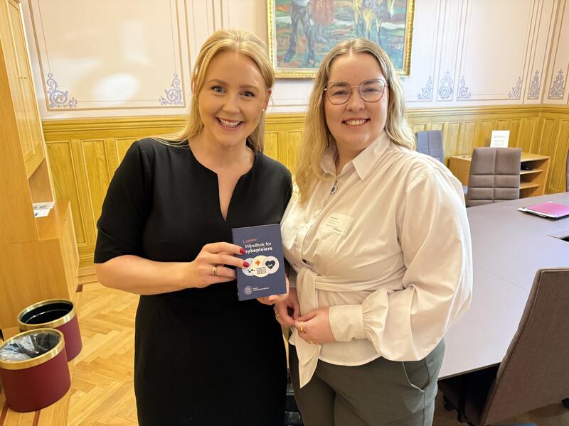 Henriette Karlsen Brenna og Julia Brannstrøm (FrP)