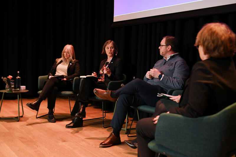 Lill Sverresdatter Larsen, Kjersti Toppe, Erlend Svardal Bøe, Ragnhild Bergheim