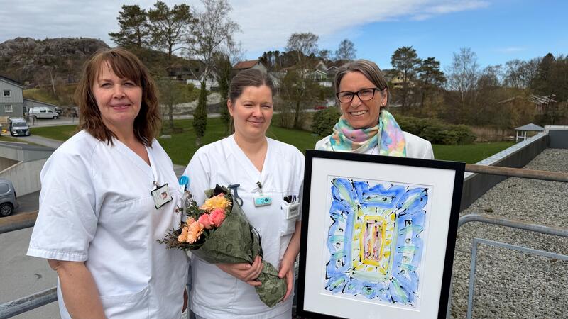 Årets praksisveileder sammen med leder Kristin og fylkesleder