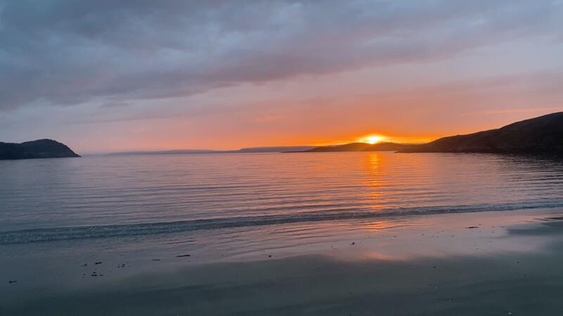 Bilde av strand i solnedgang, Vestersanden i Bugøynes